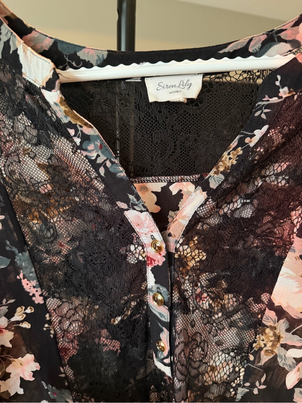 Siren Lily Black Floral Lace Trim Blouse - Picture 3 of 3